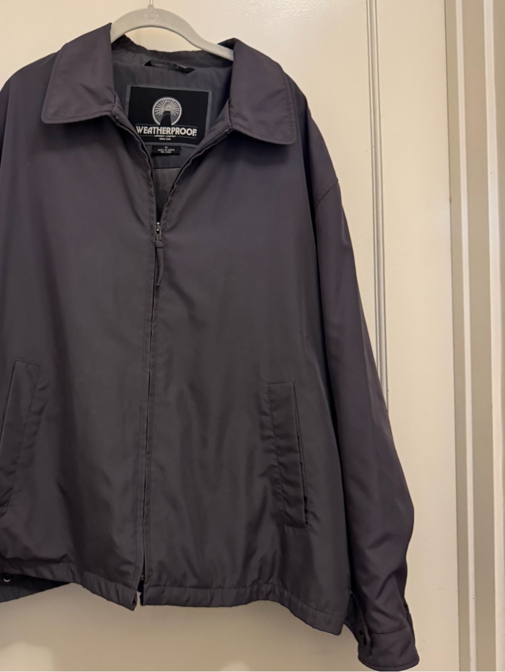 Weatherproof Men’s Dark Gray Zip-Front Raincoat